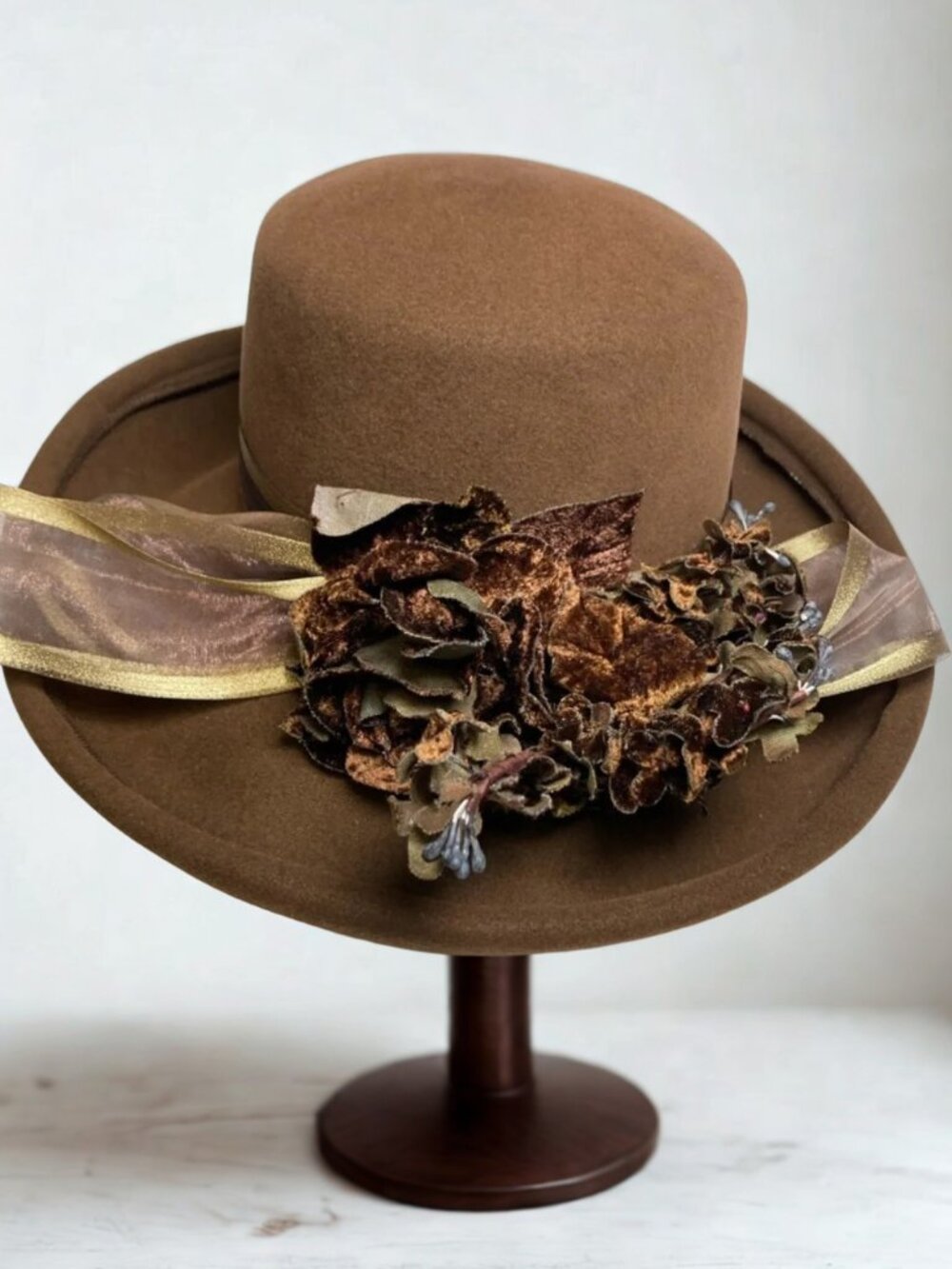 🌟RARE Linda Eastwood Original The Icing Whimsical Embellished Wool Cloche Hat